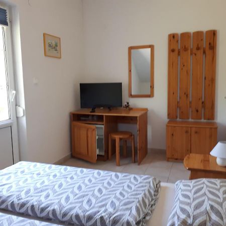 Borkúti Panzió és Apartman Balatonszemes Exterior foto