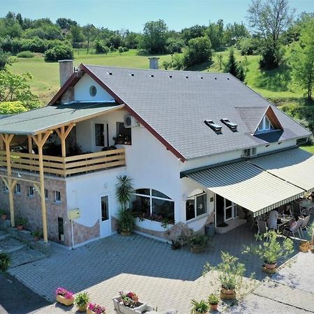 Borkúti Panzió és Apartman Balatonszemes Exterior foto