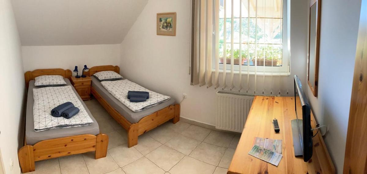 Borkúti Panzió és Apartman Balatonszemes Exterior foto
