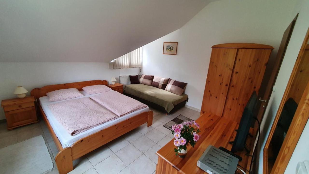 Borkúti Panzió és Apartman Balatonszemes Exterior foto