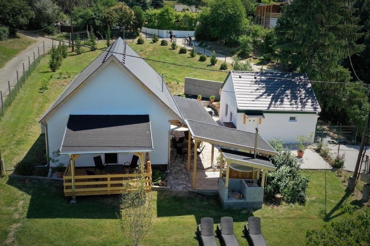 Borkúti Panzió és Apartman Balatonszemes Exterior foto