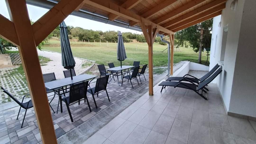 Borkúti Panzió és Apartman Balatonszemes Exterior foto