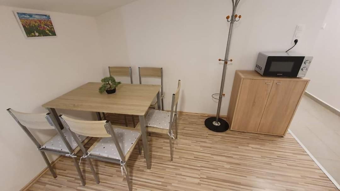 Borkúti Panzió és Apartman Balatonszemes Exterior foto